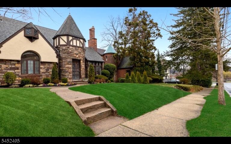 Property listing MLS 4045747 photo 2