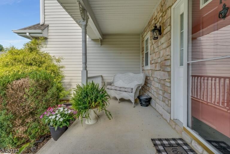 Property listing MLS 4045804 photo 4