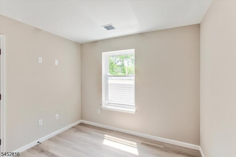 Property listing MLS 4045998 photo 38