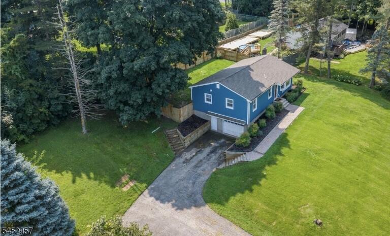 Property listing MLS 4046060 photo 3