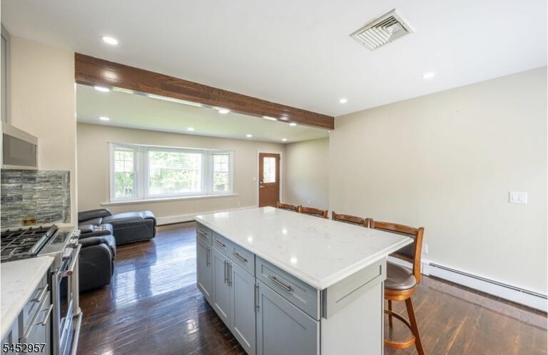 Property listing MLS 4046060 photo 7