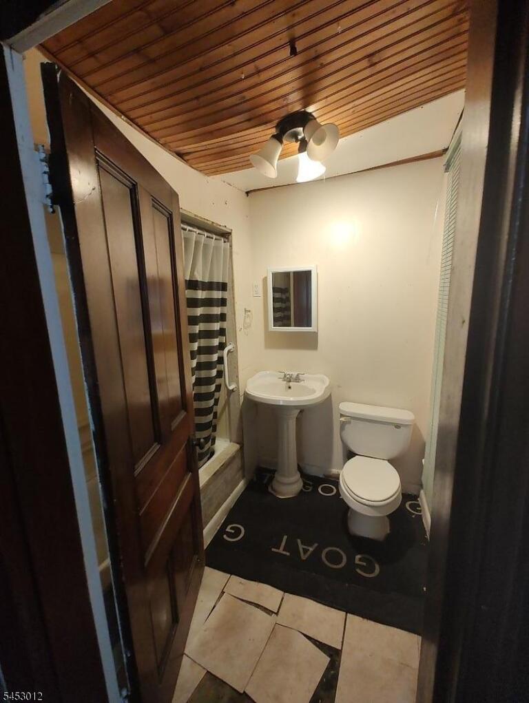 Property listing MLS 4046151 photo 11