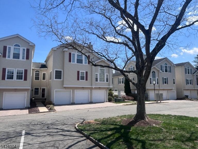Property listing MLS 4046153 photo 2