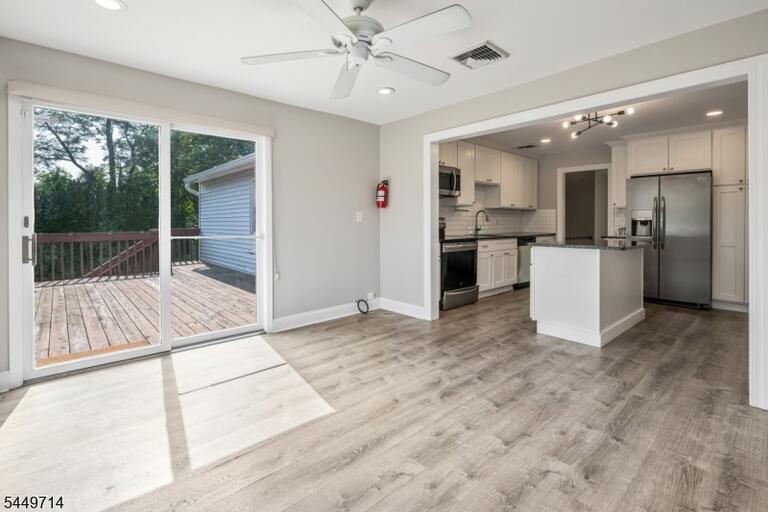 Property listing MLS 4046180 photo 6