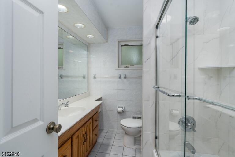 Property listing MLS 4046261 photo 18
