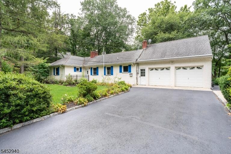 Property listing MLS 4046261 photo 4