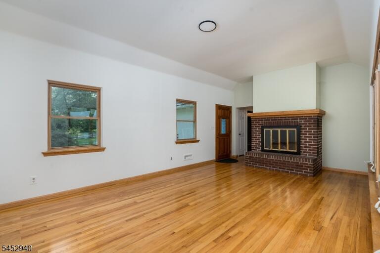 Property listing MLS 4046261 photo 8
