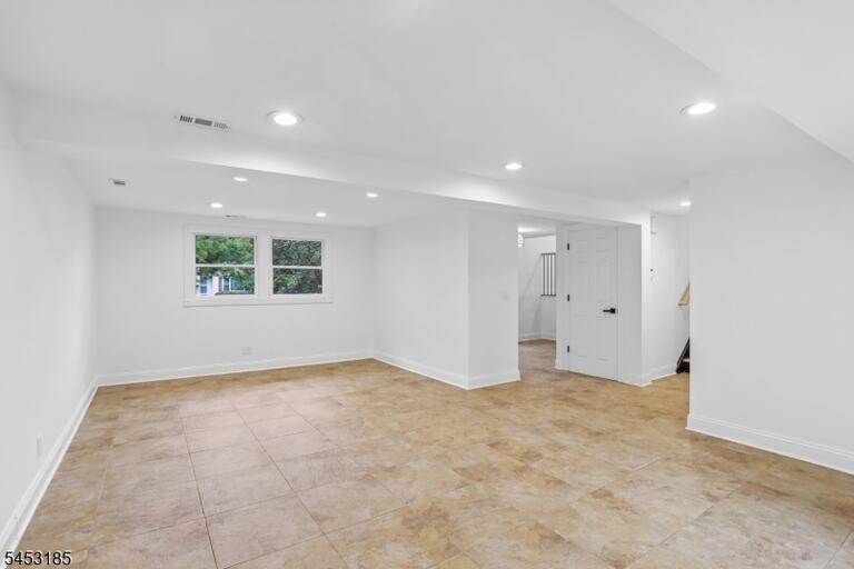 Property listing MLS 4046268 photo 26