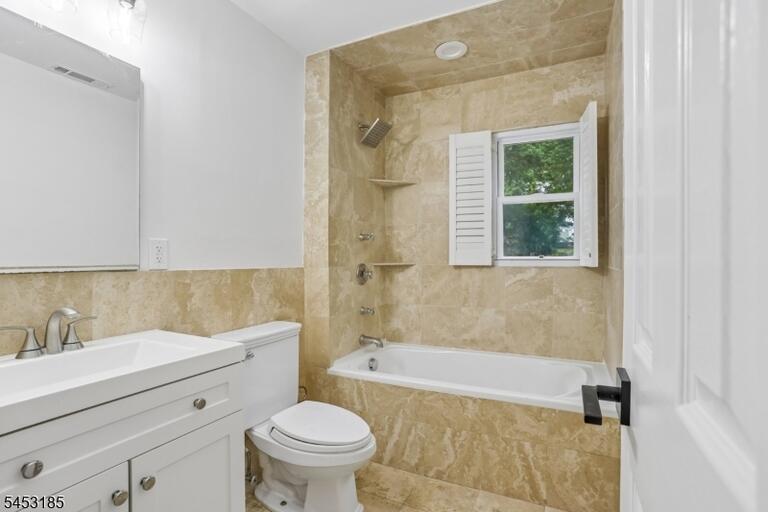 Property listing MLS 4046268 photo 32