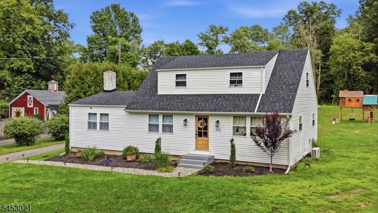 Property listing MLS 4046277 photo 1
