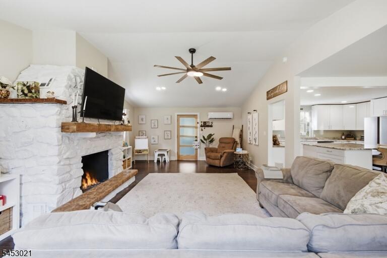 Property listing MLS 4046277 photo 15