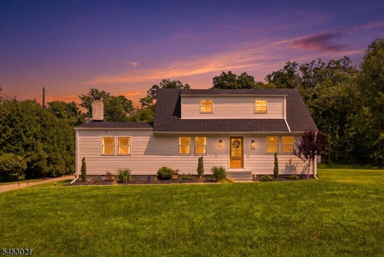Property listing MLS 4046277 photo 2