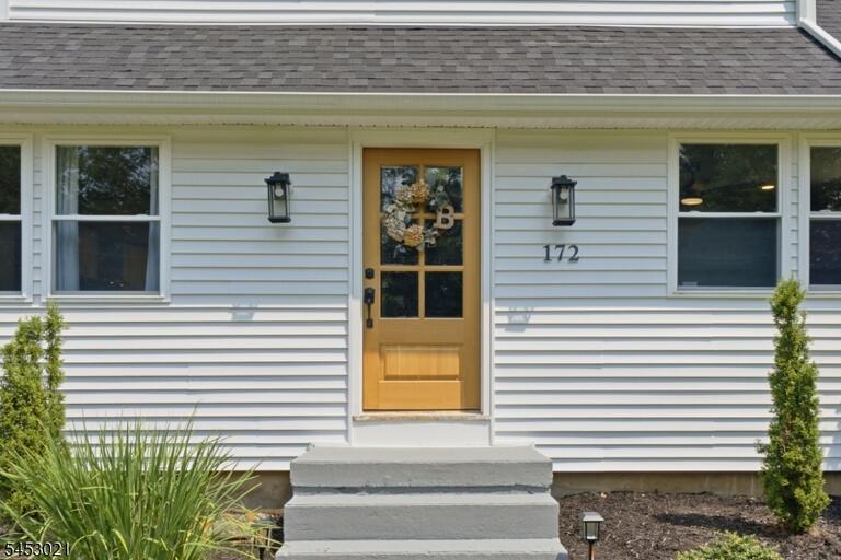 Property listing MLS 4046277 photo 3