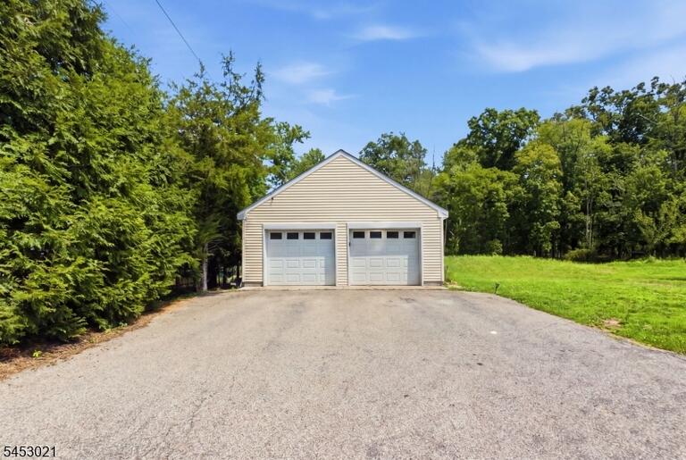 Property listing MLS 4046277 photo 31