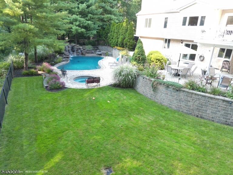 image-4046287-28.jpeg
