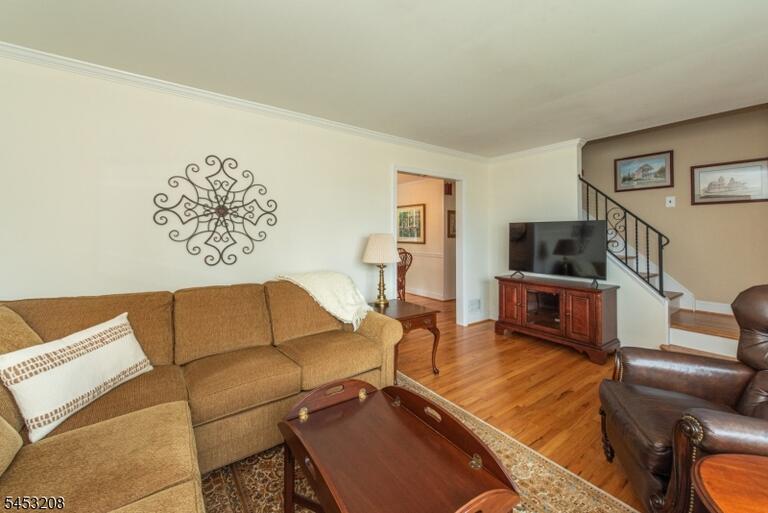 Property listing MLS 4046288 photo 5