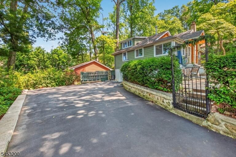 Property listing MLS 4046331 photo 22