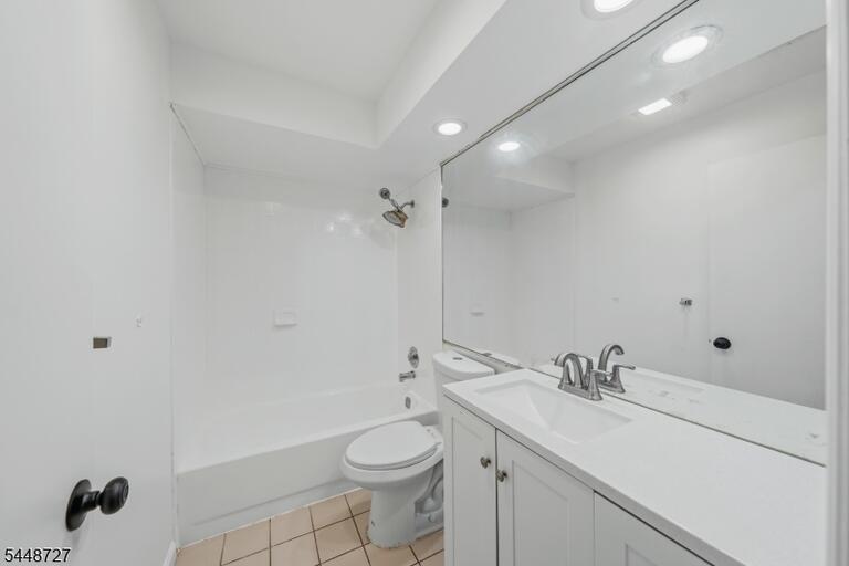 Property listing MLS 4046367 photo 15