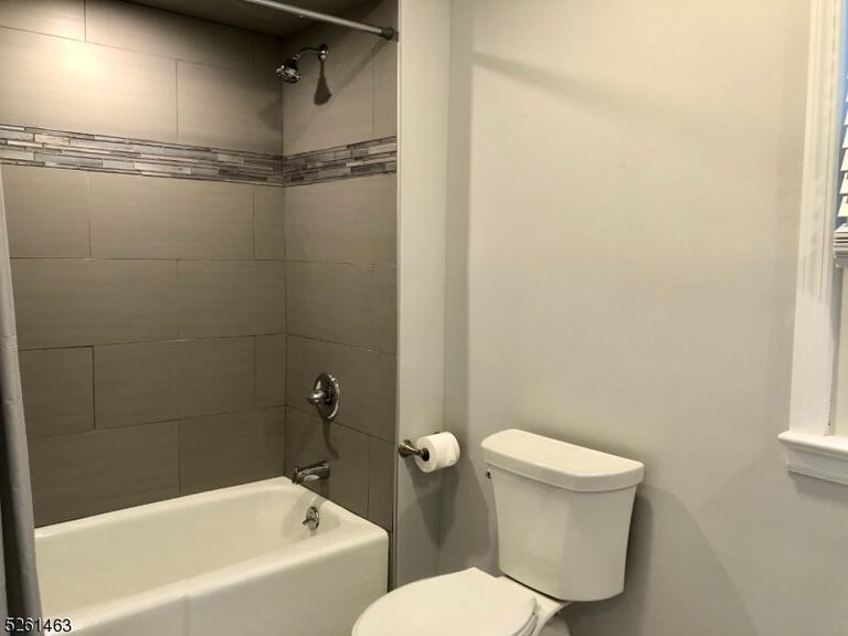Property listing MLS 4046379 photo 8