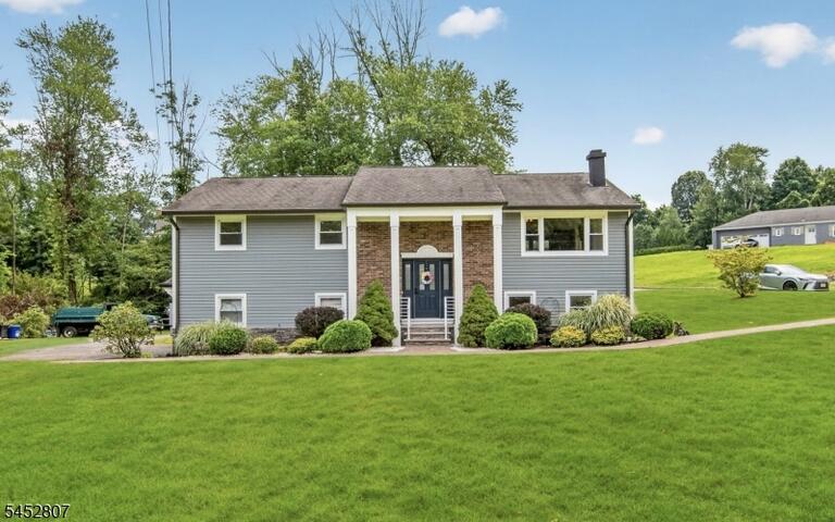Property listing MLS 4046421 photo 1