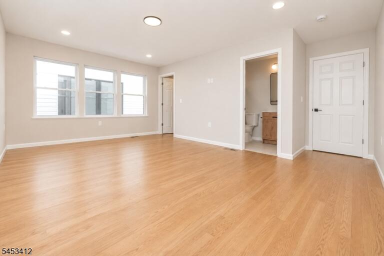 Property listing MLS 4046476 photo 11