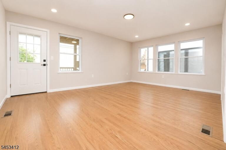 Property listing MLS 4046476 photo 12