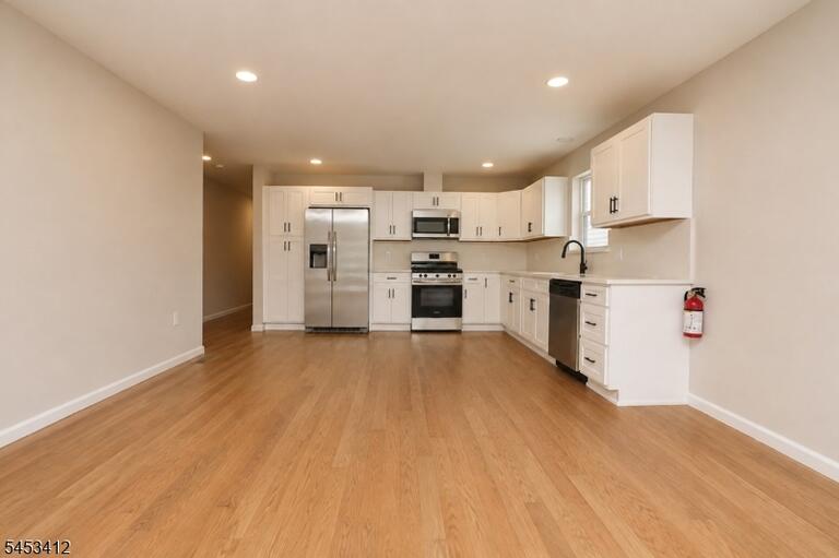Property listing MLS 4046476 photo 4