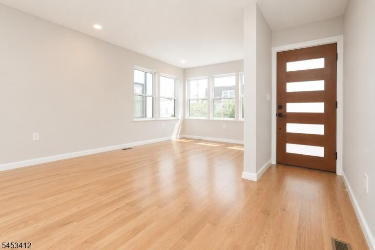Property listing MLS 4046476 photo 7