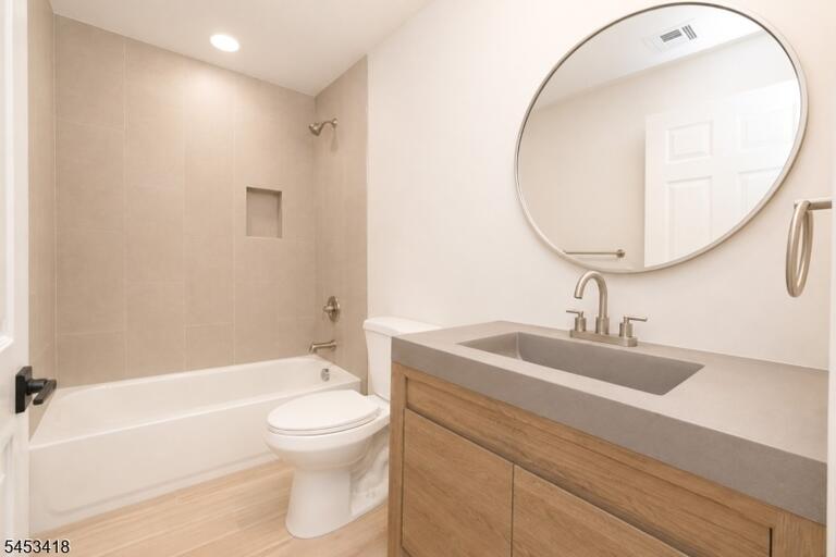Property listing MLS 4046479 photo 8