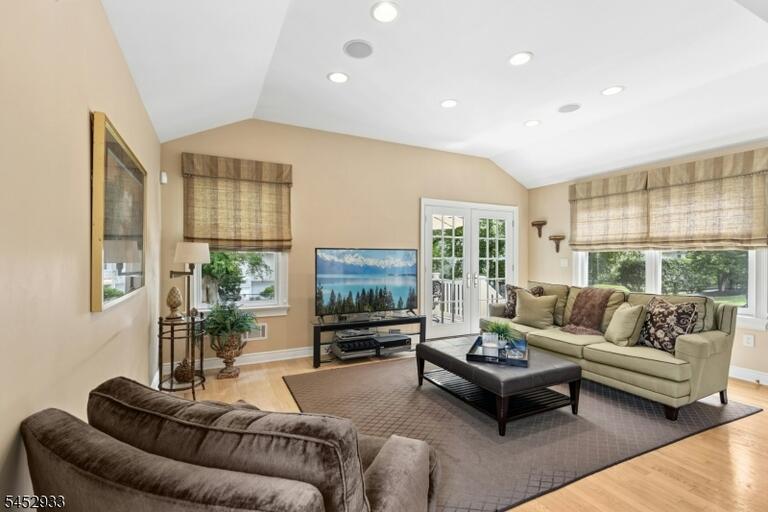 Property listing MLS 4046502 photo 19