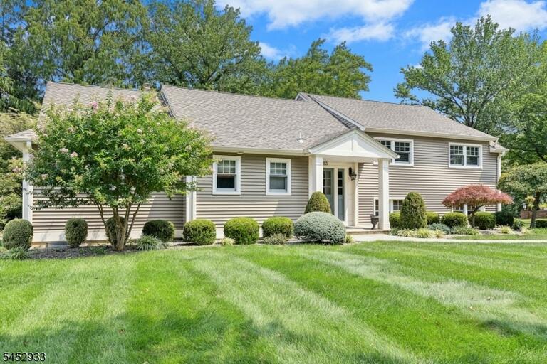 Property listing MLS 4046502 photo 2