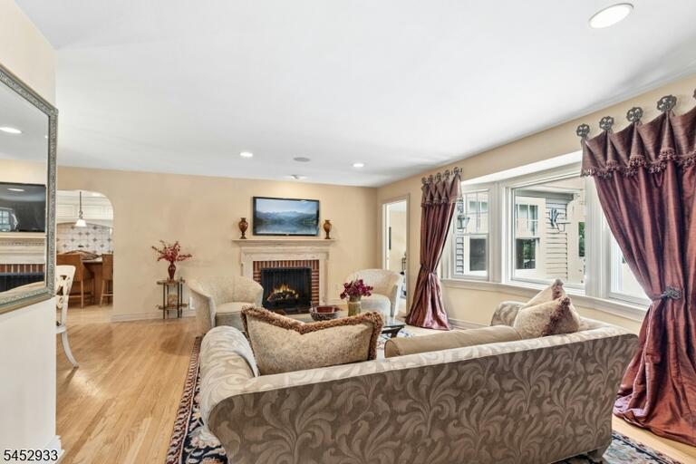 Property listing MLS 4046502 photo 7
