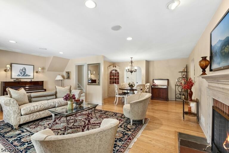 Property listing MLS 4046502 photo 8