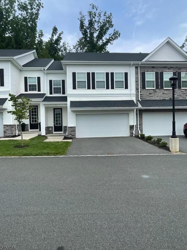 Property listing MLS 4046566 photo 2
