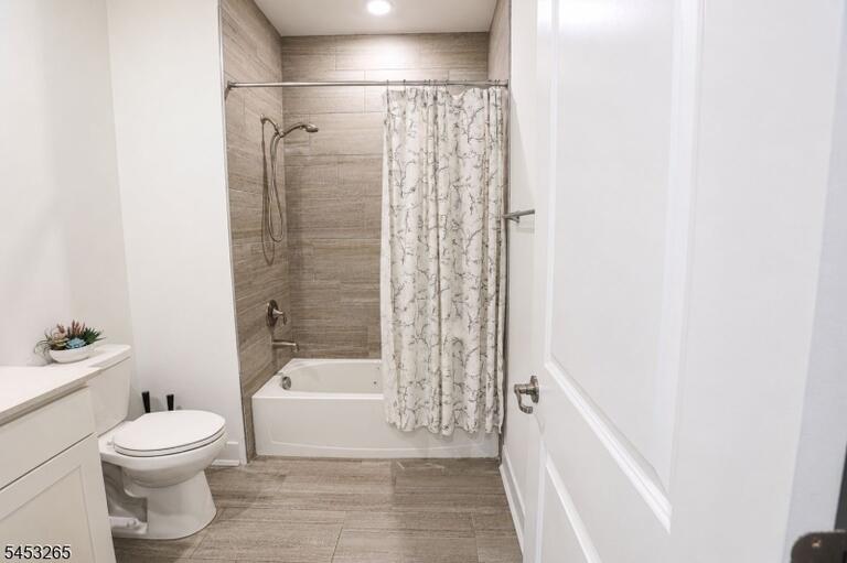 Property listing MLS 4046566 photo 9