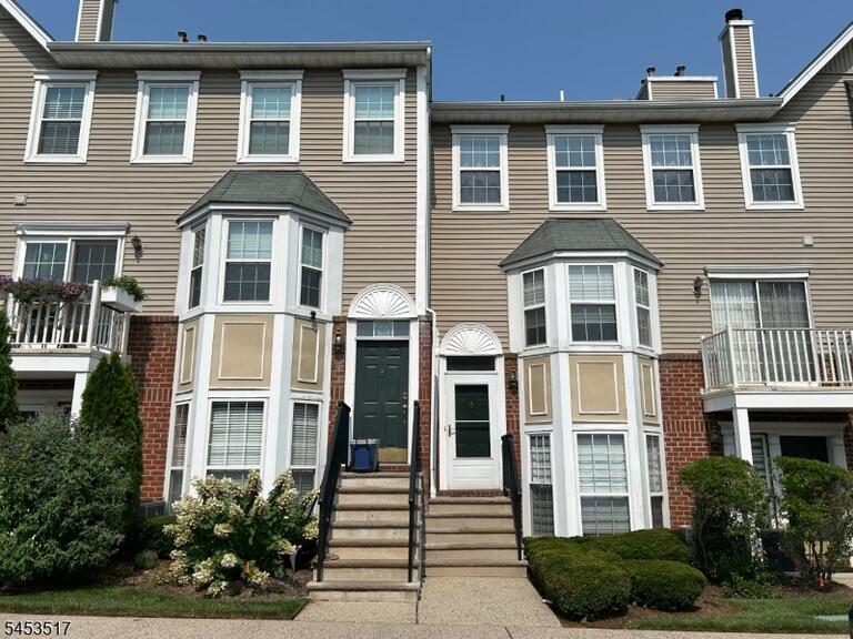 Property listing MLS 4046576 photo 1