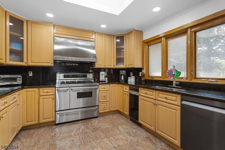 Property listing MLS 4046601 photo 8
