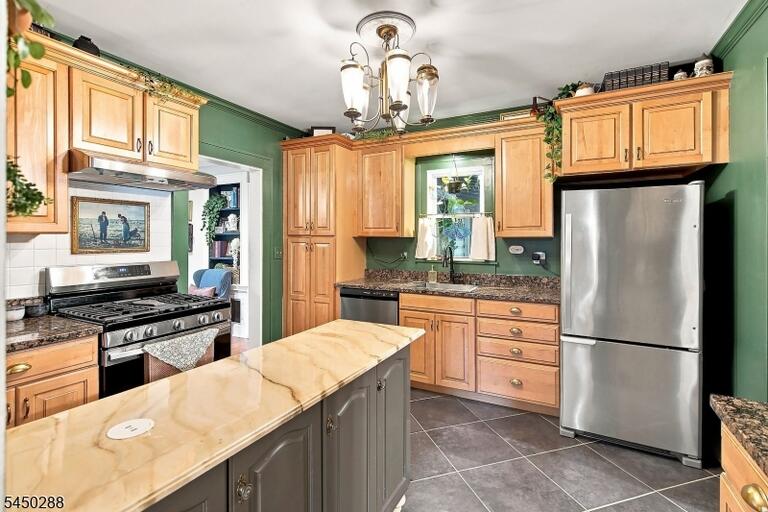 Property listing MLS 4046615 photo 11