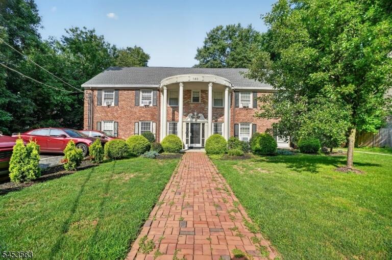 Property listing MLS 4046620 photo 1