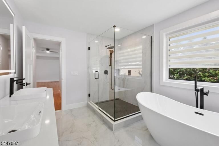 Property listing MLS 4046640 photo 28