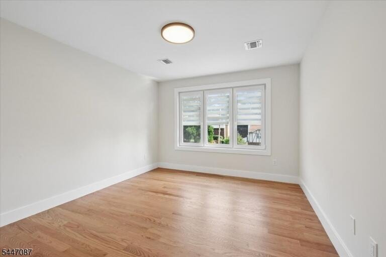 Property listing MLS 4046640 photo 32