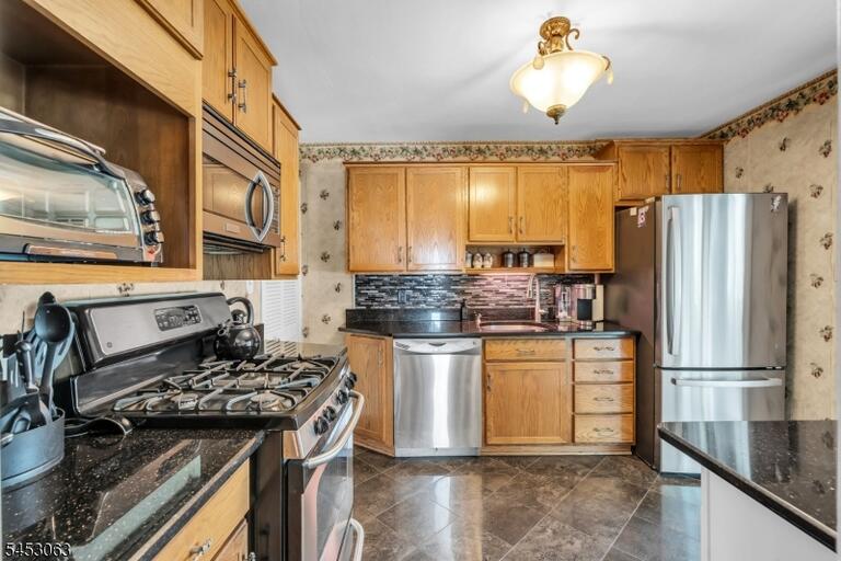 Property listing MLS 4046756 photo 12