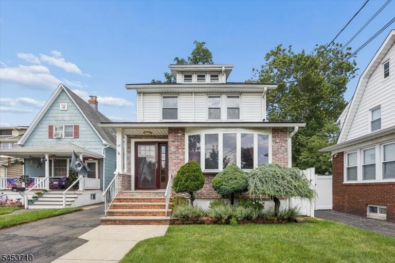 Property listing MLS 4046761 photo 1