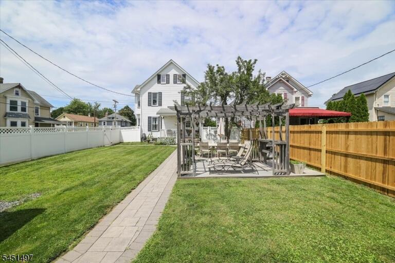 Property listing MLS 4046806 photo 12