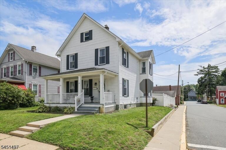 Property listing MLS 4046806 photo 2