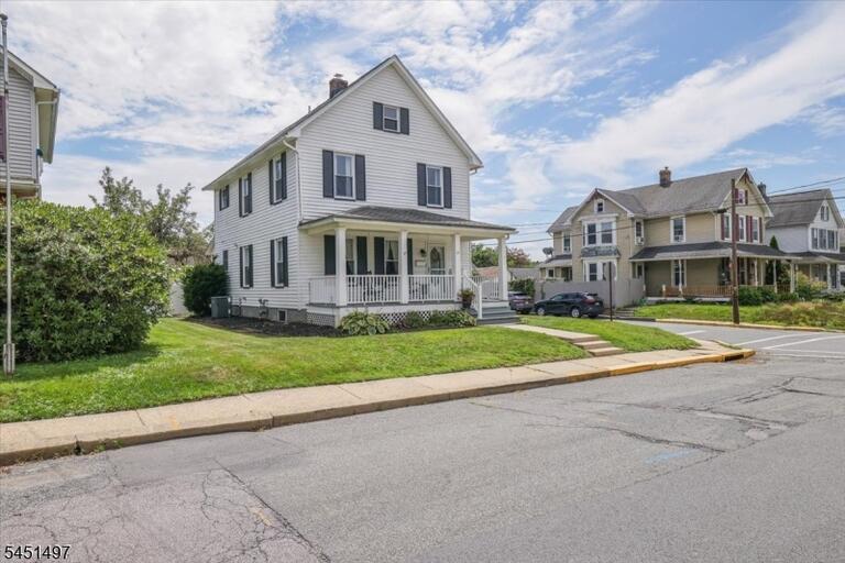 Property listing MLS 4046806 photo 3