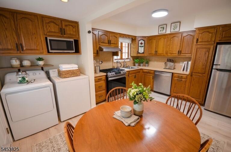 Property listing MLS 4046858 photo 3