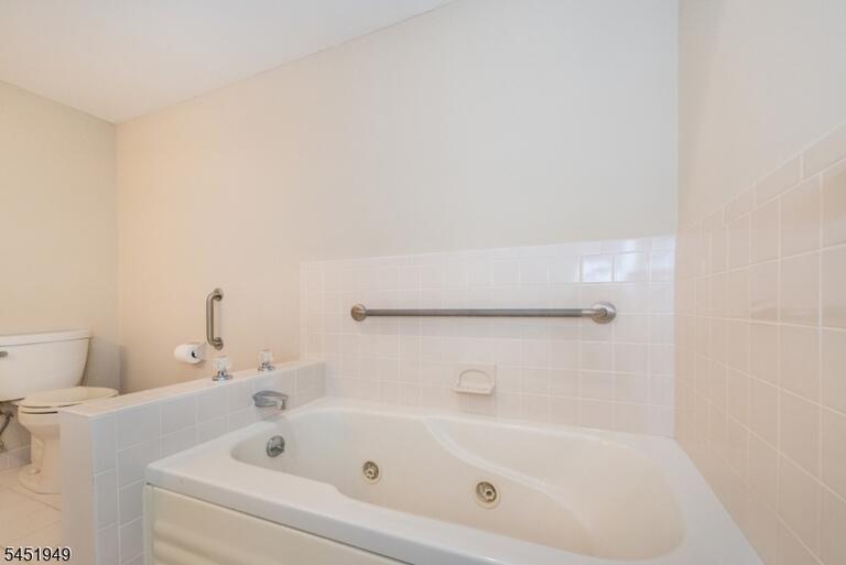 Property listing MLS 4046863 photo 18