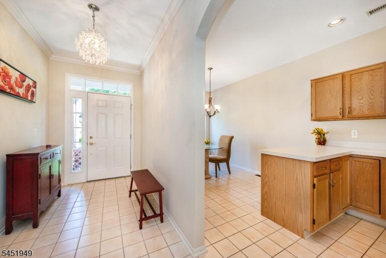 Property listing MLS 4046863 photo 3