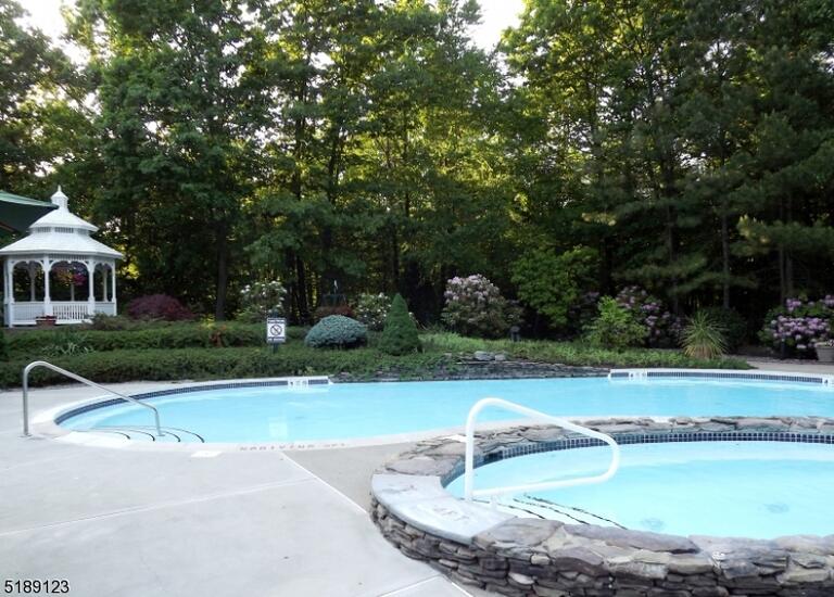 Property listing MLS 4046863 photo 37
